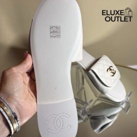Turnlock Mules Weiß