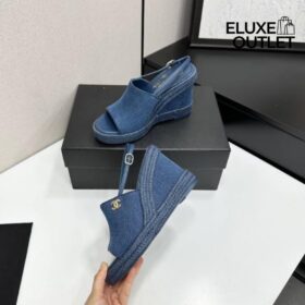 Verwaschenes Denim Blau