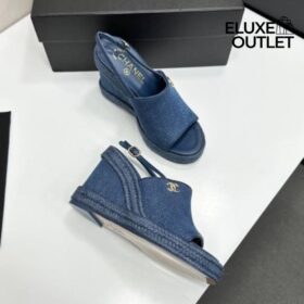 Verwaschenes Denim Blau