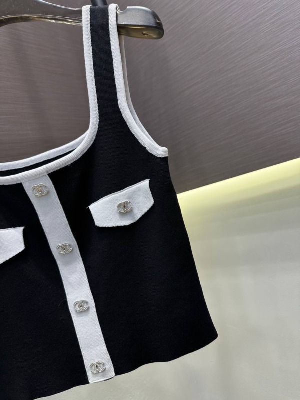 Ärmelloses Top in Schwarz