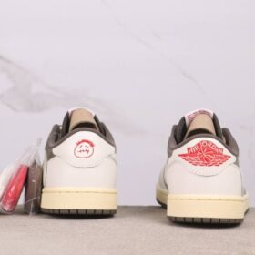 Air Jordan Low Reverse Mocha