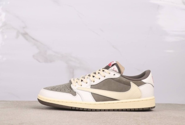 Air Jordan Low Reverse Mocha