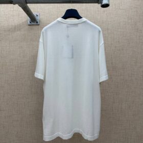 Kurzarm-T-Shirt mit Rundhalsausschnitt und Signatur
