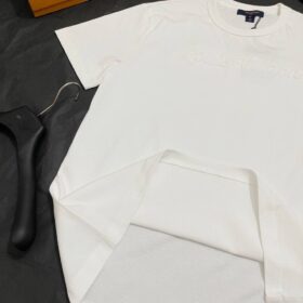 T-Shirt mit gestickter Signatur