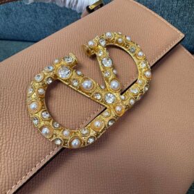 Umhängetasche mit Juwelen-Logo 22 cm