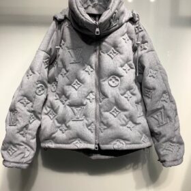 Jacke mit geprägtem Monogramm Grau