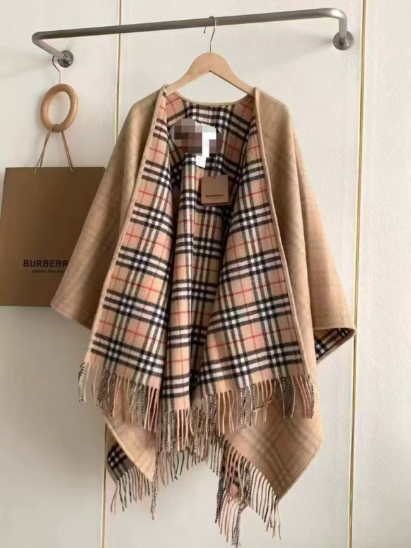 Wendbarer Wollcape mit Karomuster Archivbeige