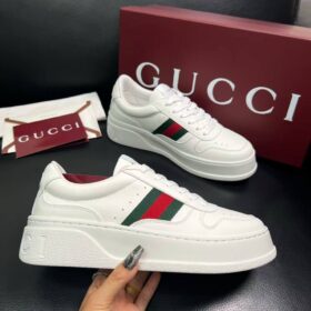 Herren-Sneaker mit übergroßer Sohle
