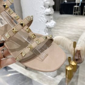 Rockstud Kalbsleder-Sandale Nudebeige