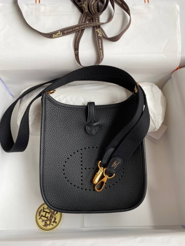 Evelyne 16 Schwarz/gold