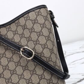 GG Emblem Medium – Beige und Dunkelbraun 25 cm