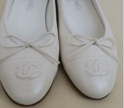 Flat Metallic-Ecru Weiß