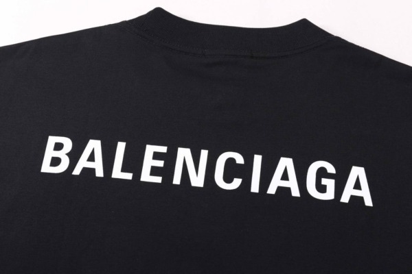 Schwarzes T-Shirt