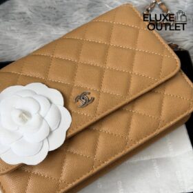 Classic Wallet on Chain in a Caramel/Caviar Leather 19 cm