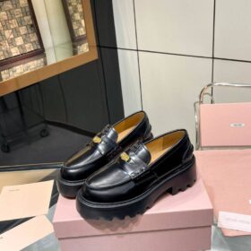 Gebürstete Loafer / Schwarz