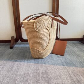 Classic Panier Small Triomphe aus geflochtenem Raffia und Kalbsleder 47cm
