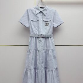Kragen-Streifen-Kleid