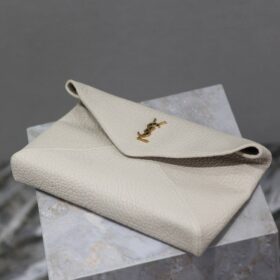Cassandre Envelope Elefantenmilchweiß 29,5 cm