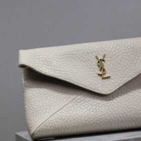 Cassandre Envelope Elefantenmilchweiß 29,5 cm