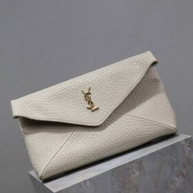 Cassandre Envelope Elefantenmilchweiß 29,5 cm