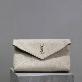 Cassandre Envelope Elefantenmilchweiß 29,5 cm