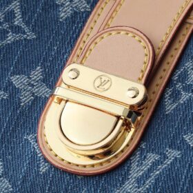 Pleaty Denim Blau Monogram 26 cm
