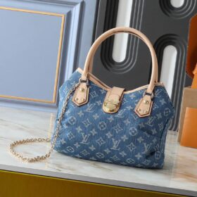 Pleaty Denim Blau Monogram 26 cm