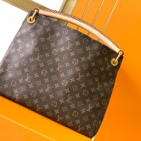 Monogram Artsy MM Braun 46 cm