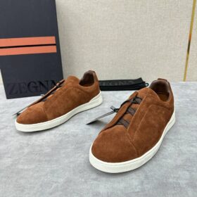 Triple Stitch Suede Dunkelbraun