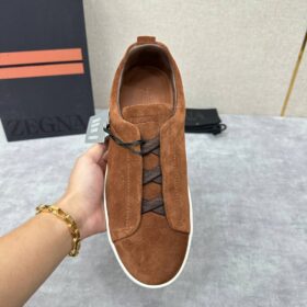 Triple Stitch Suede Dunkelbraun