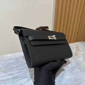 Kelly Classique To Go Geldbörse mit Schulterriemen 20.5 cm