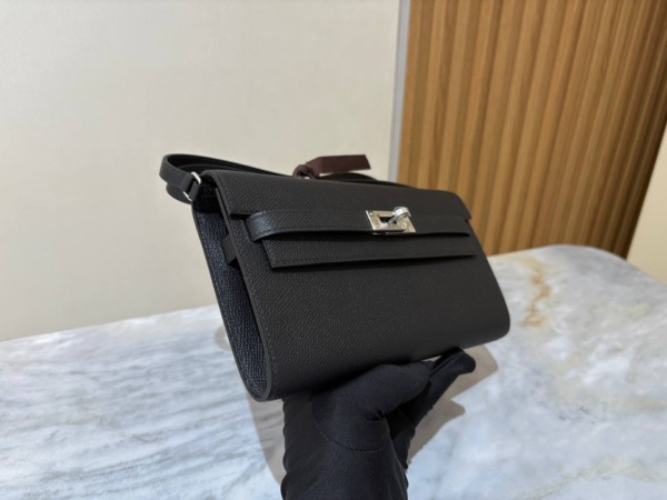 Kelly Classique To Go Geldbörse mit Schulterriemen 20.5 cm