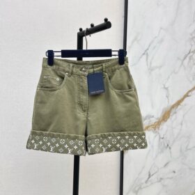Inside-Out Monogram Blasses Khakigrün Shorts