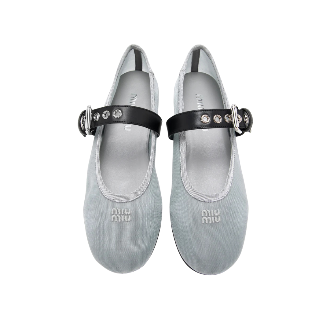 Ballerinas aus Mesh-Gewebe
