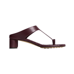 Livia Zehenstegsandalen Claret