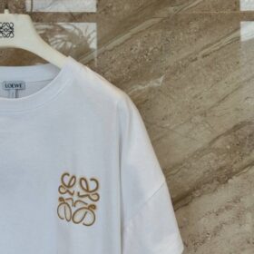 T-Shirt aus Baumwolle in kastiger Passform