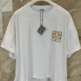 T-Shirt aus Baumwolle in kastiger Passform