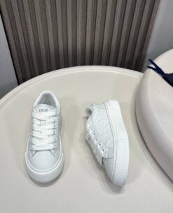 B33 Spin Sneaker