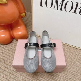Ballerinas aus Mesh-Gewebe