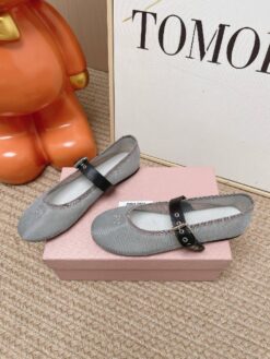 Ballerinas aus Mesh-Gewebe