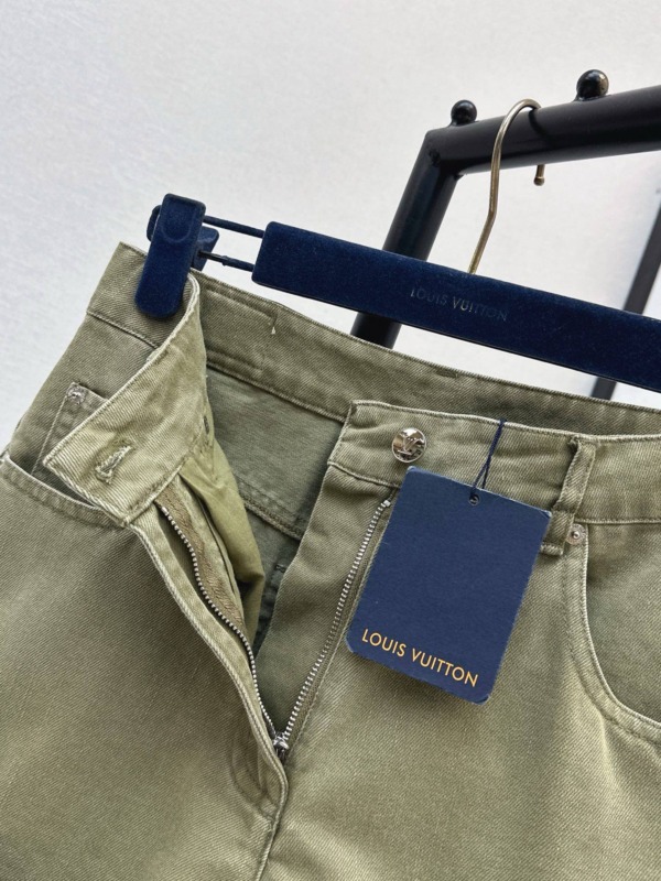 Inside-Out Monogram Blasses Khakigrün Shorts