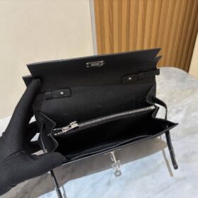 Kelly Classique To Go Geldbörse mit Schulterriemen 20.5 cm