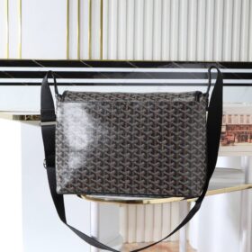 Capetian MM Umhängetasche Schwarz 35cm