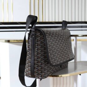 Capetian MM Umhängetasche Schwarz 35cm