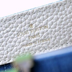 Capucines Monogram Denimblau/Gold 21 cm