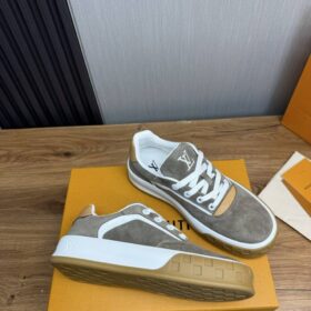 Tilted Sneaker Grau