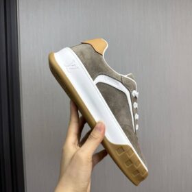 Tilted Sneaker Grau