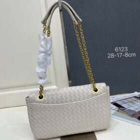 Baby Madison 27 cm