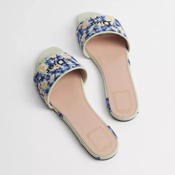 Embroidered Blau