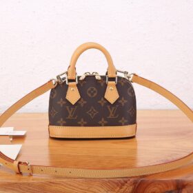 Nano Alma aus Monogram Canvas 18 cm